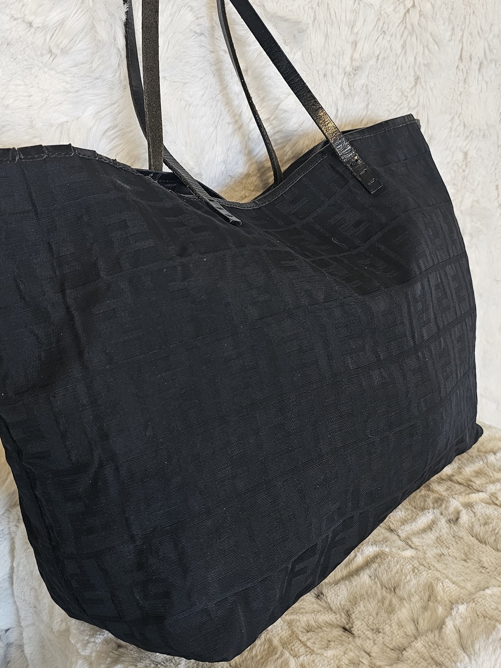 Fendi Black FF Logo Tote - Picture 2 of 15
